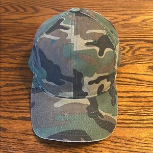 NWOT FlexFit Camouflage Baseball Cap